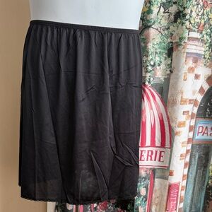 vassarette Black Half Slip w Slit